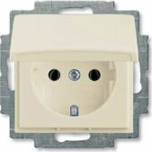 Kontaktligzda ar vāciņu, ziloņkaula ar zemējumu Basic55