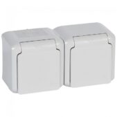 Kontaktligzda dubulta, pelēka ar zemējumu virs apmetuma IP44